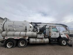 CAMION STERLING CON EQUIPO VACTOR 2110