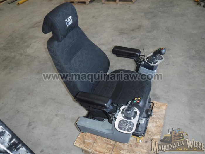 ASIENTO CON CONTROLES 