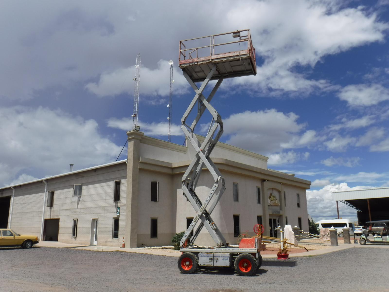 ASCENSOR TIPO TIJERA SKYJACK SJ7027