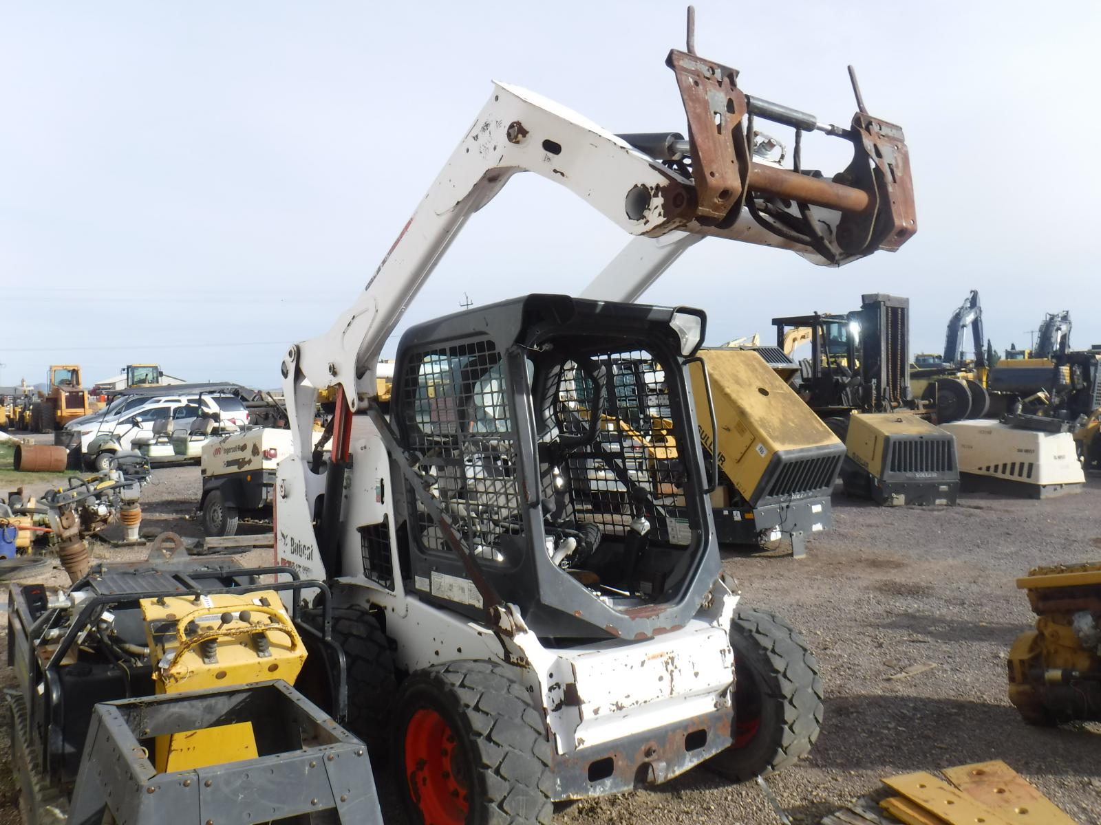 BOBCAT S590