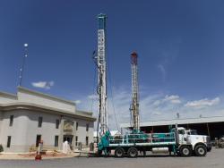 PERFORADORA DE POZOS INGERSOLL-RAND TH60 