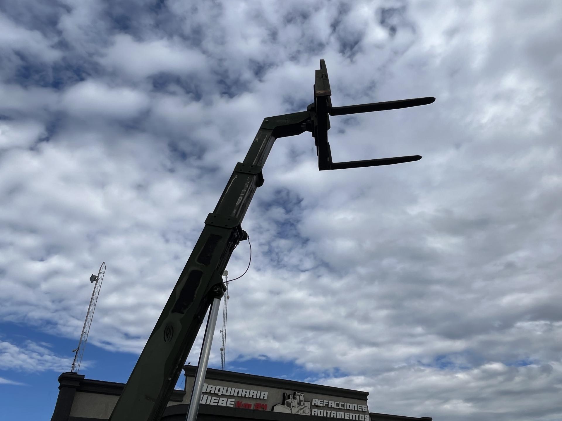 imagenes/INVOICE/2019/14824/Montacargas__telesopico_Skytrak_MMV_52.JPG