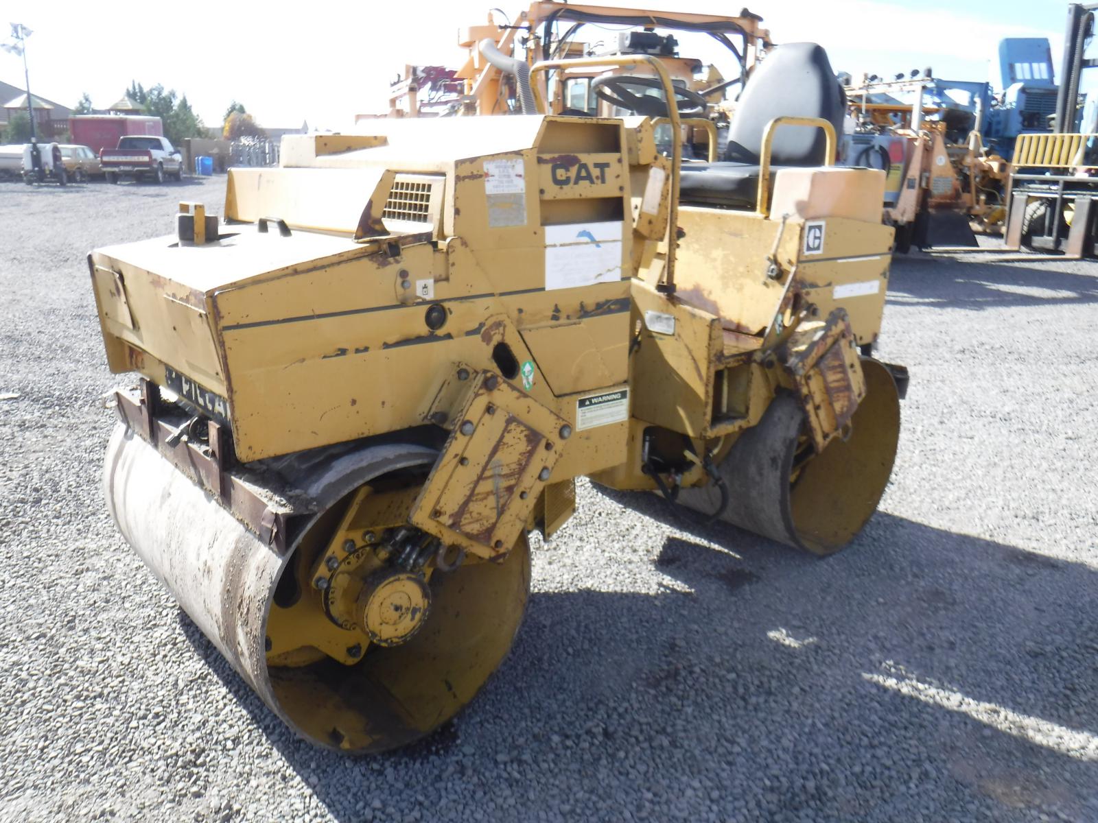 COMPACTADOR CAT CB-224B