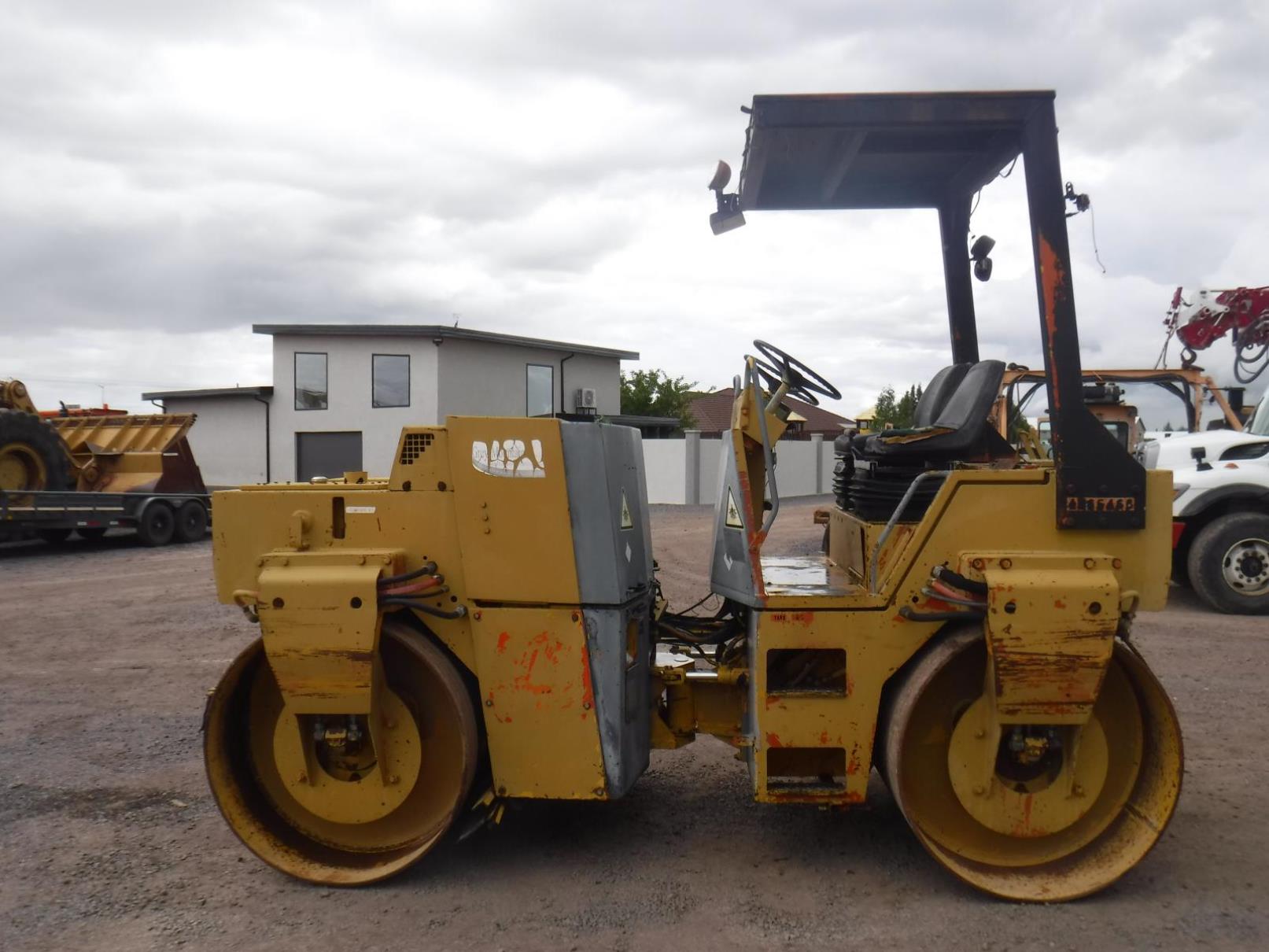 COMPACTADOR BOMAG  DW151AD