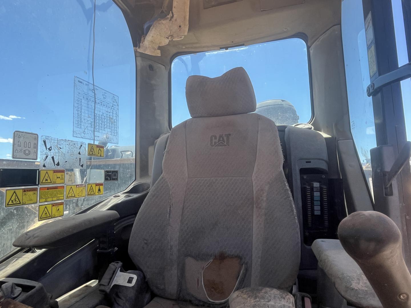 imagenes/INVOICE/2019/15630/EXCAVADORA_320D_14.JPG