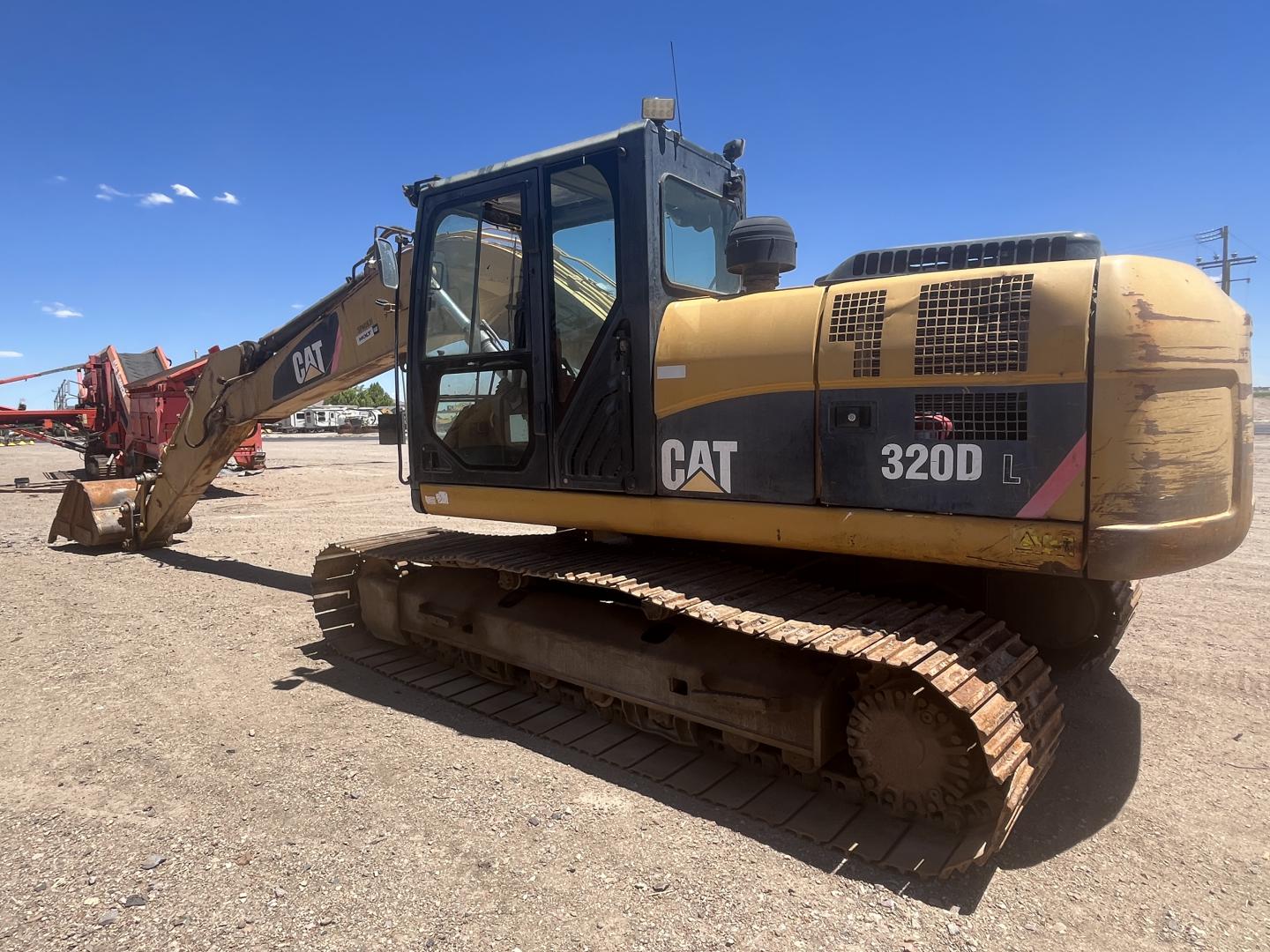 imagenes/INVOICE/2019/15630/EXCAVADORA_320D_8.JPG