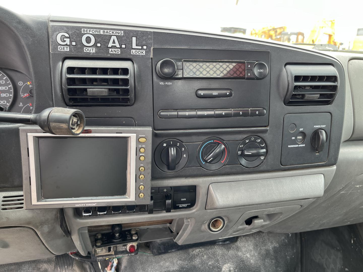 imagenes/INVOICE/2019/15763/CAMIONETA_DE_SERVICIO_FORD_F550_22.JPG