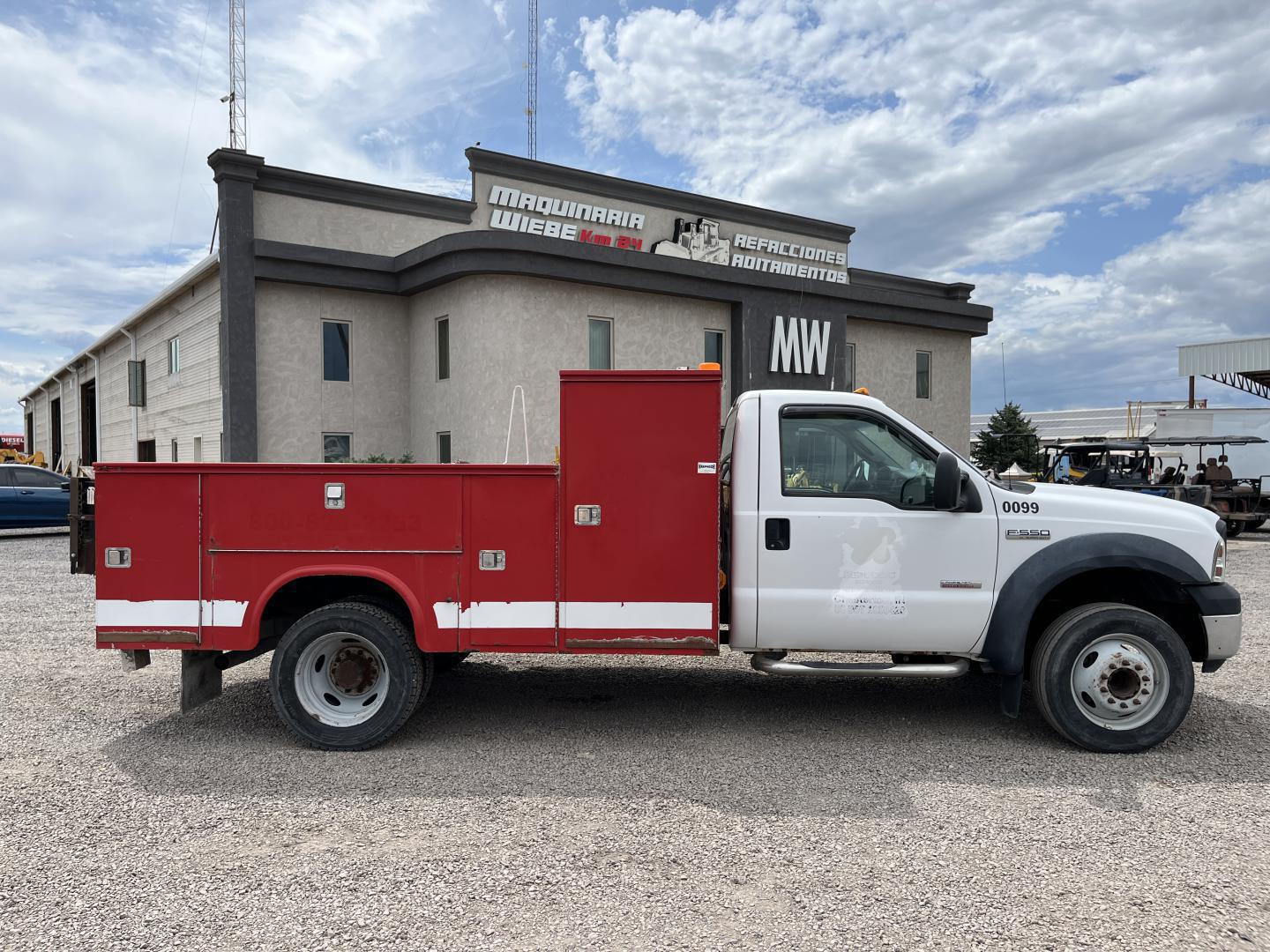 imagenes/INVOICE/2019/15763/CAMIONETA_DE_SERVICIO_FORD_F550_3.JPG