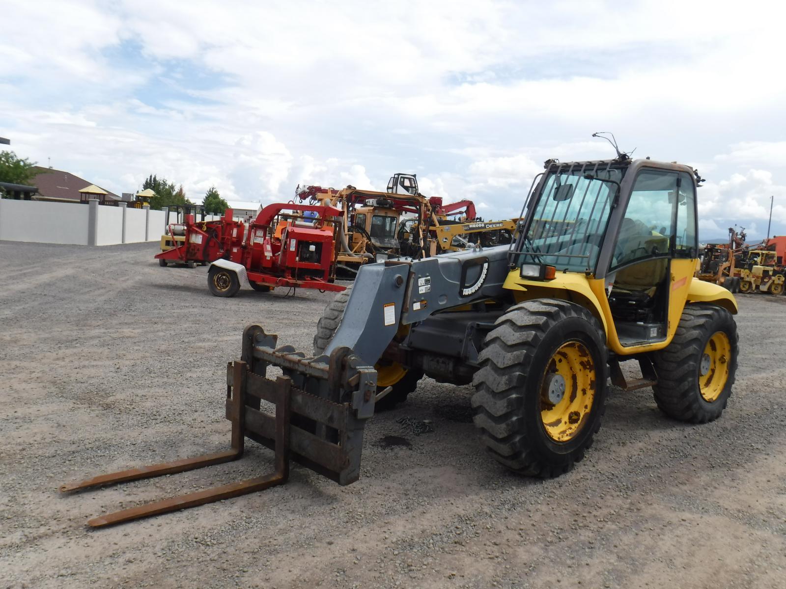 MONTACARGAS TELESCOPICO NEW HOLLAND LM430