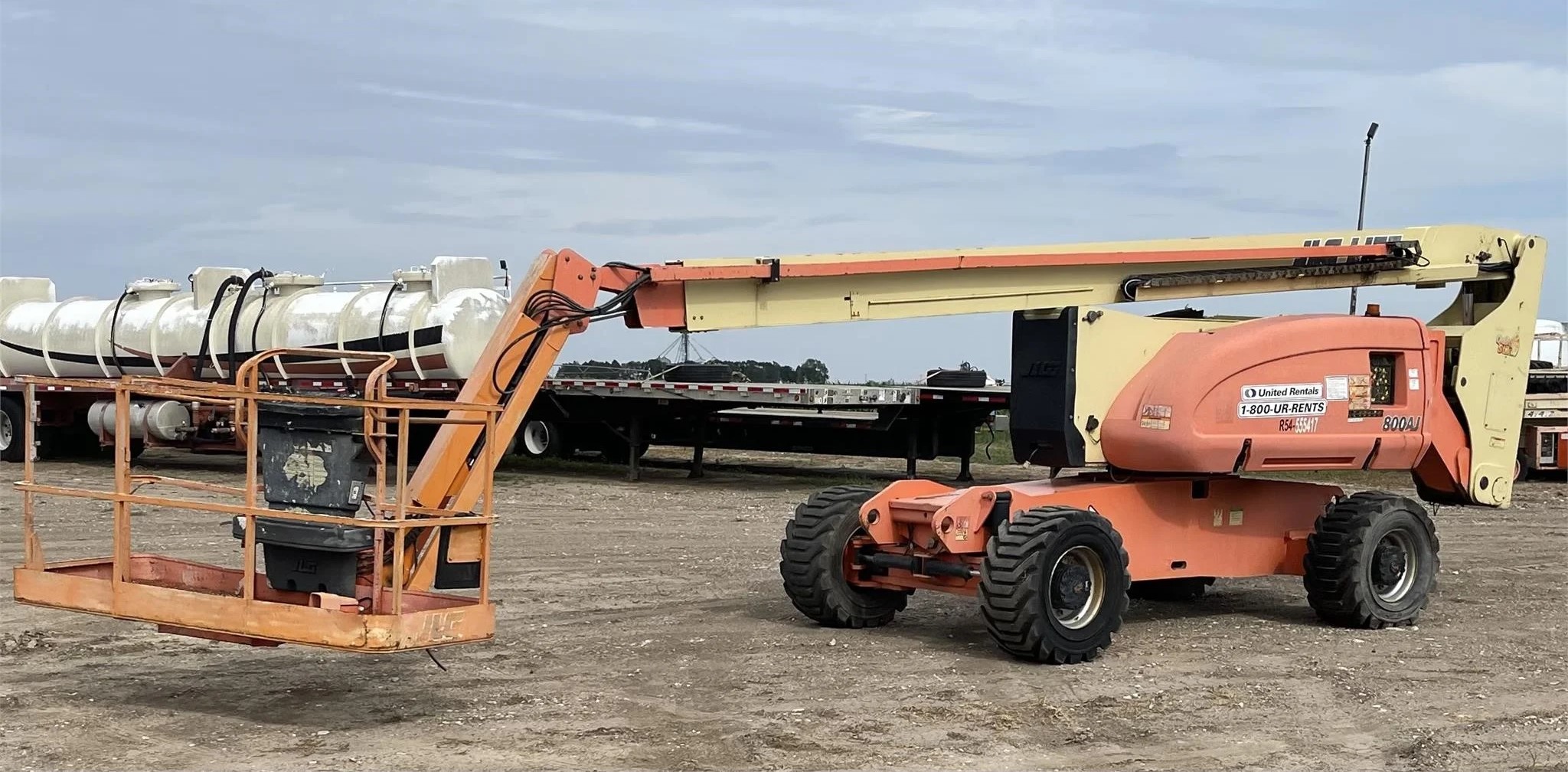 JLG 800AJ