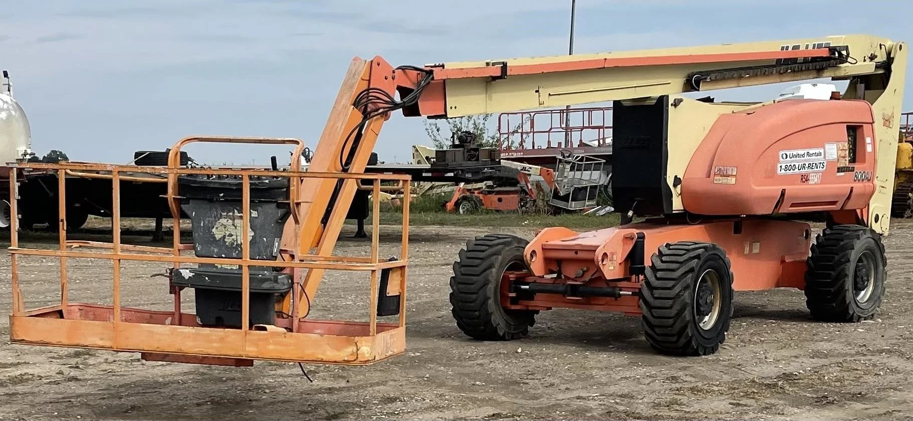 JLG 800AJ