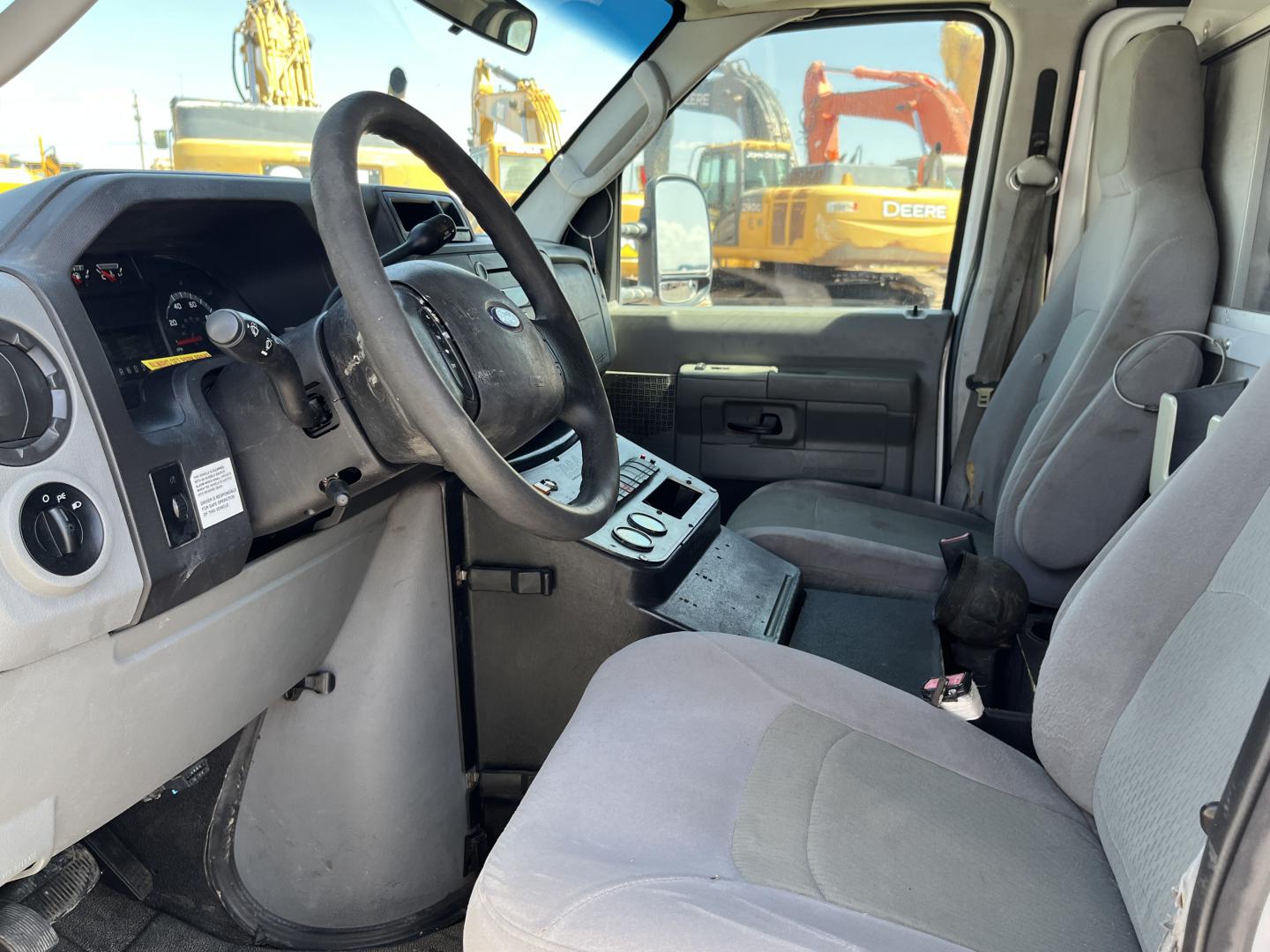 imagenes/INVOICE/2019/16366/Ambulancia_Ford_E-350__25.JPG