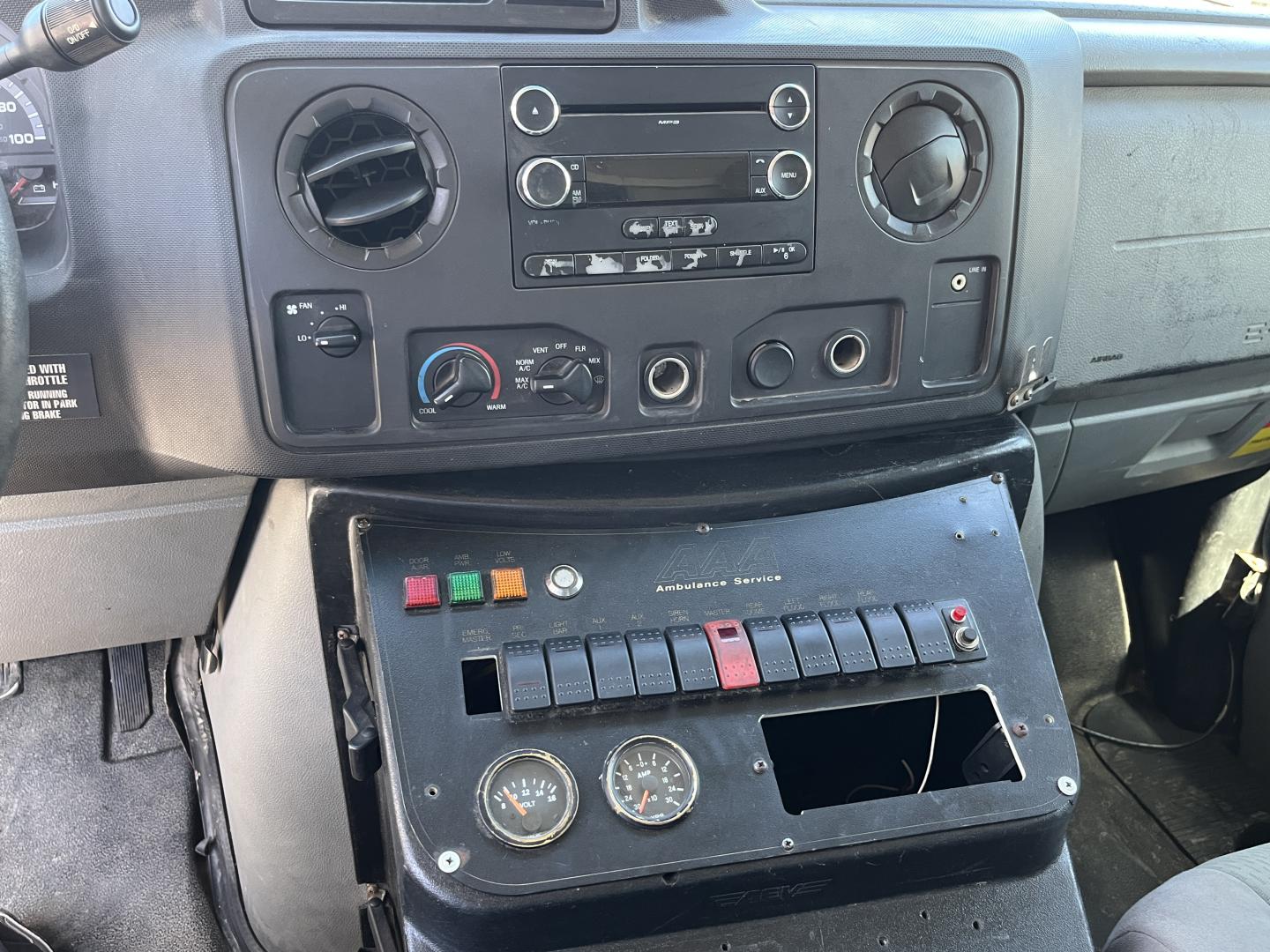 imagenes/INVOICE/2019/16366/Ambulancia_Ford_E-350__27.JPG