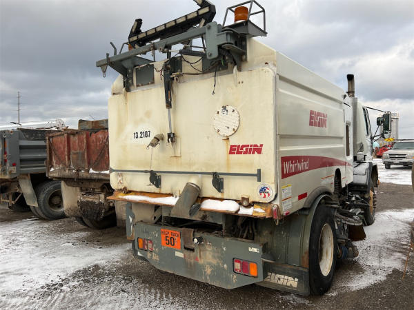 CAMION BARREDORA STERLING SC8000