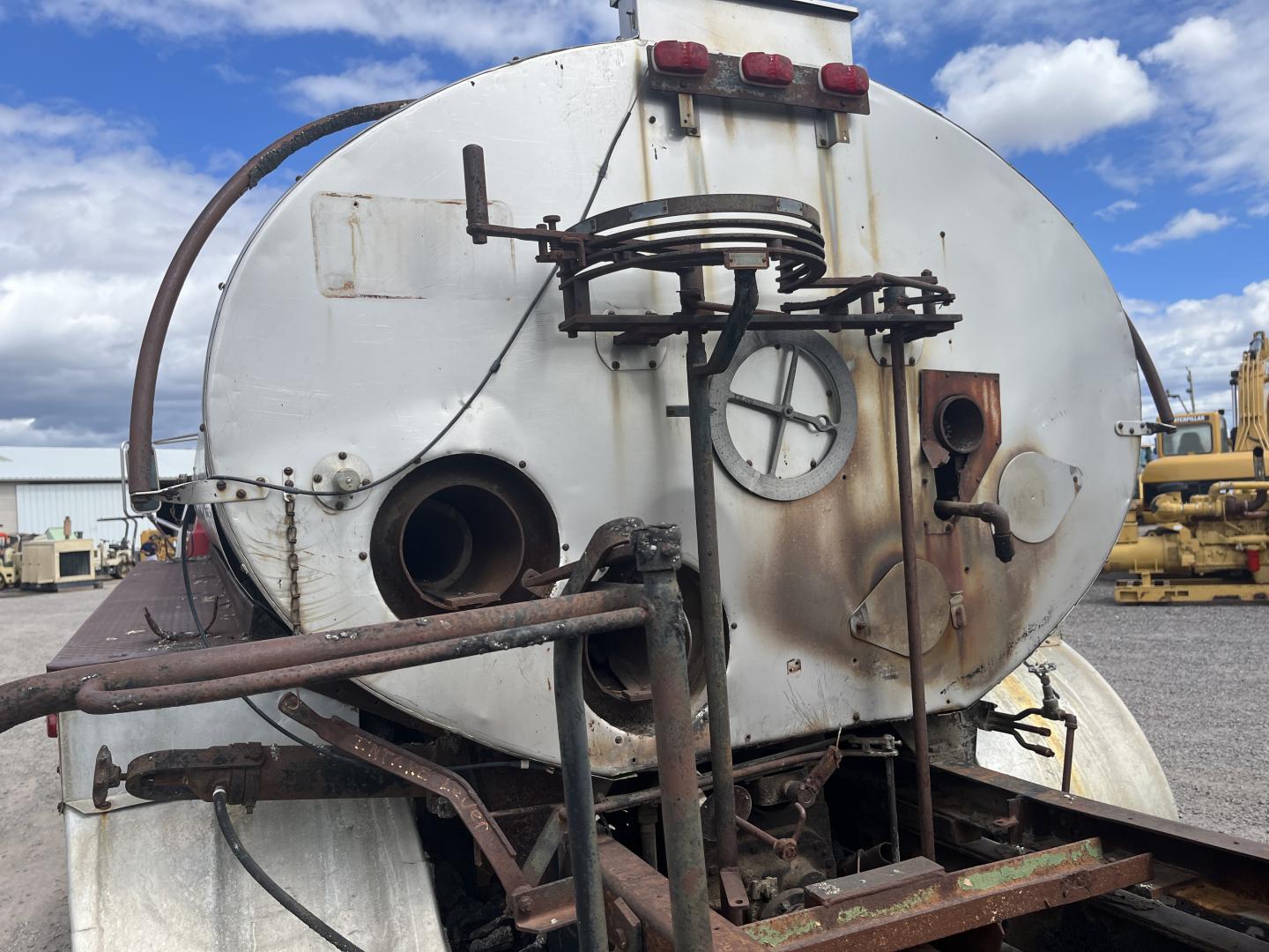imagenes/INVOICE/2019/16442/Camion_petrolizador_Etnyre_FX500_11.JPG