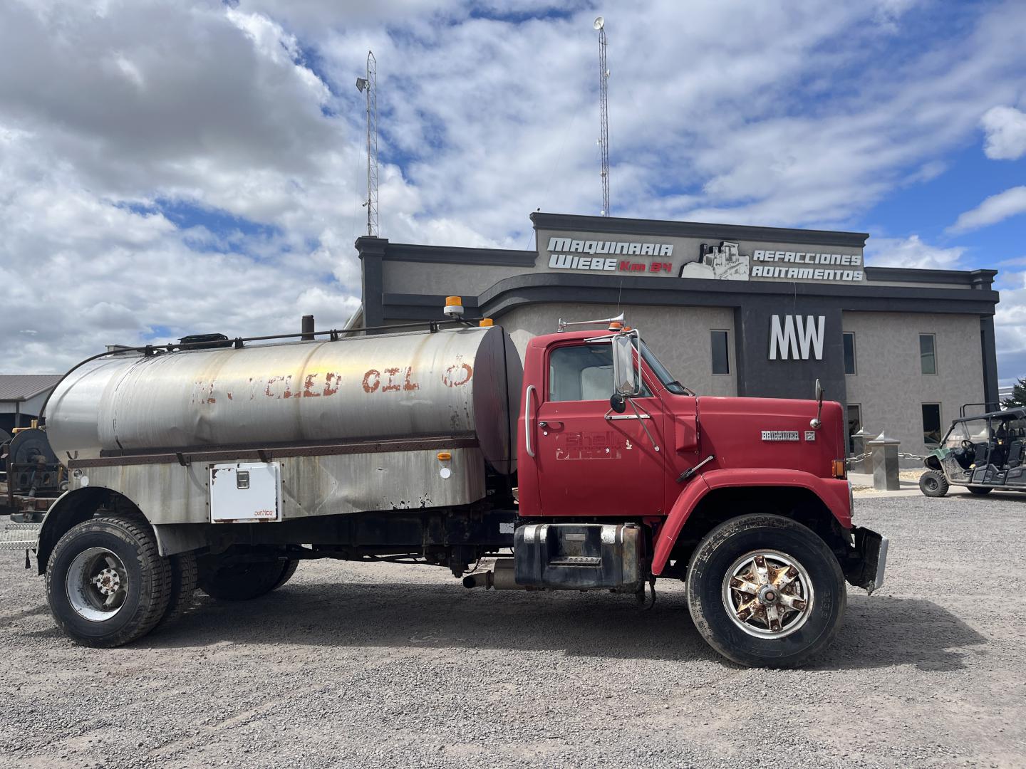 imagenes/INVOICE/2019/16442/Camion_petrolizador_Etnyre_FX500_4.JPG