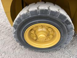 MONTACARGAS CATERPILLAR 80  A GAS 