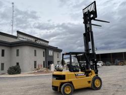 MONTACARGAS CATERPILLAR 80  A GAS 