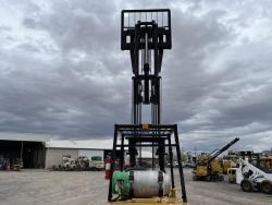 MONTACARGAS CATERPILLAR 80  A GAS 