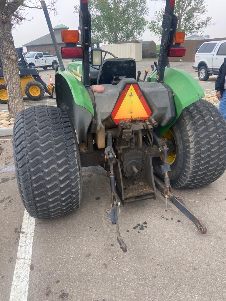 TRACTOR JOHN DEERE 5320