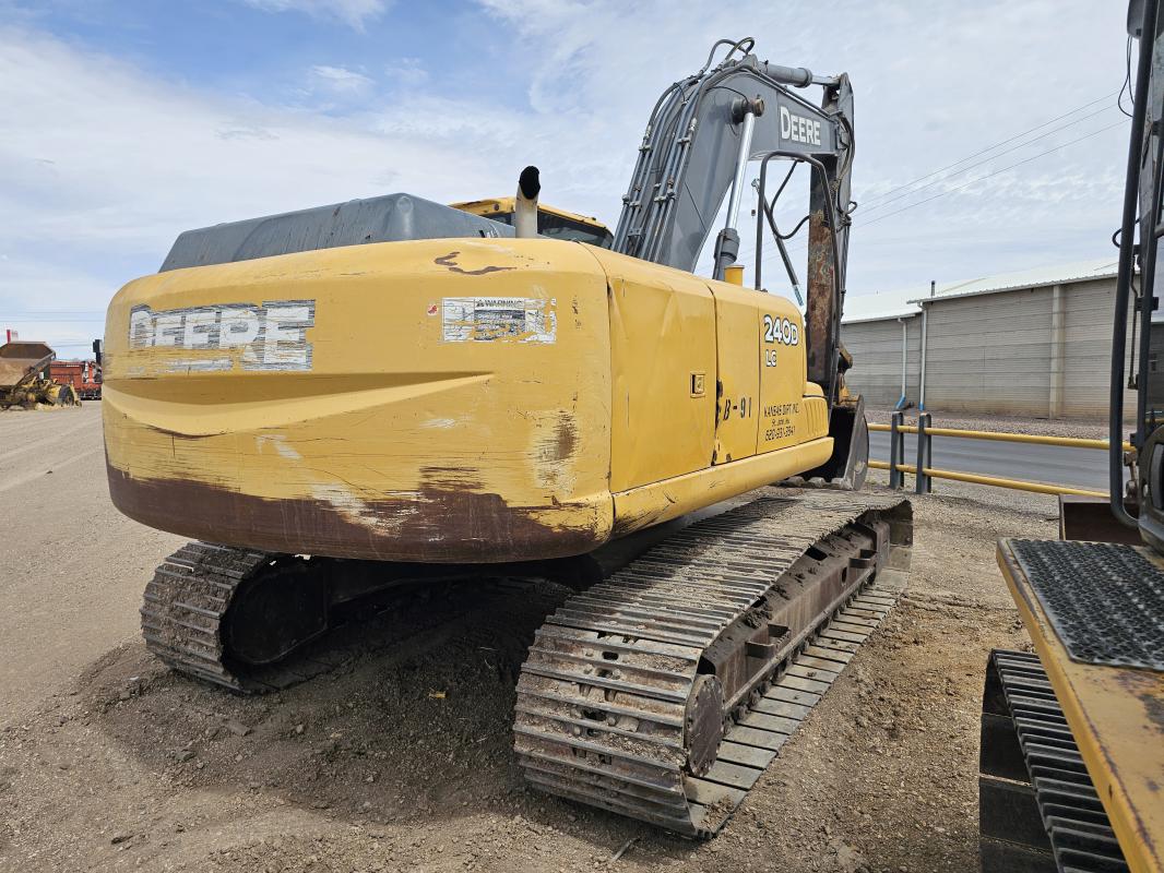 imagenes/INVOICE/2019/16844/JOHN_DEERE_240D_6.jpg