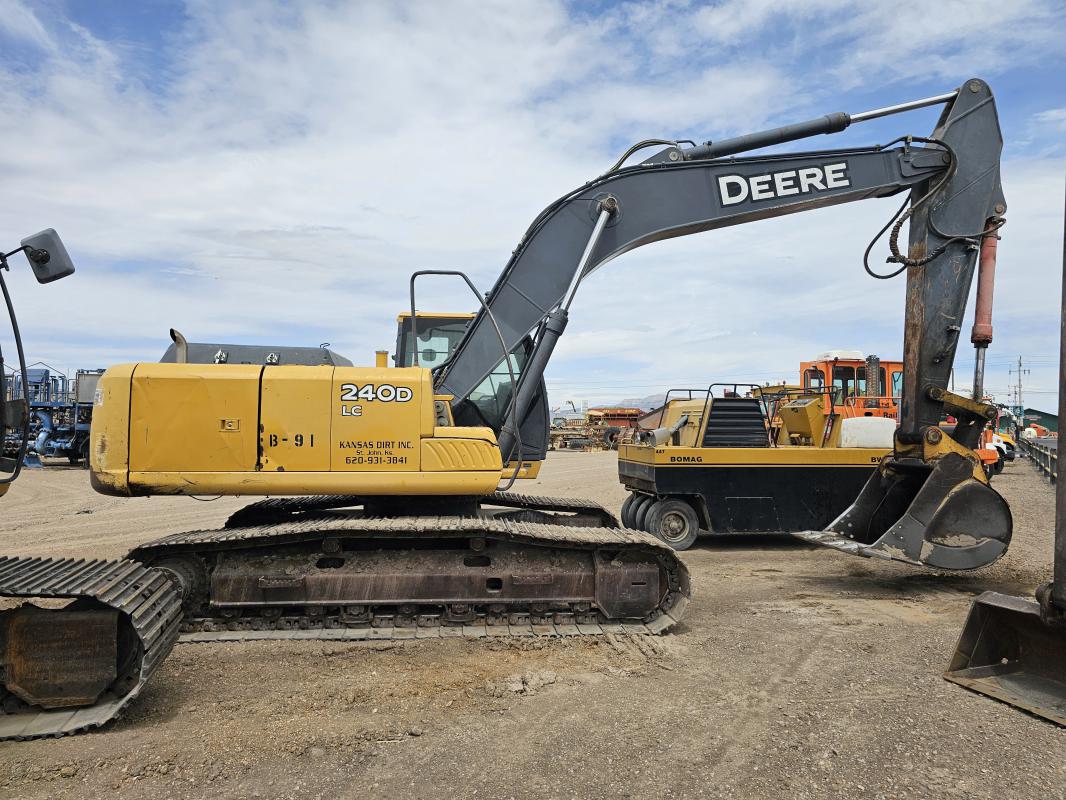 imagenes/INVOICE/2019/16844/JOHN_DEERE_240D_7.jpg