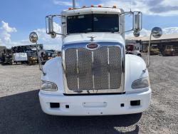 TRACTOCAMION PETERBILT 386
