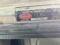 TRACTOCAMION PETERBILT 386