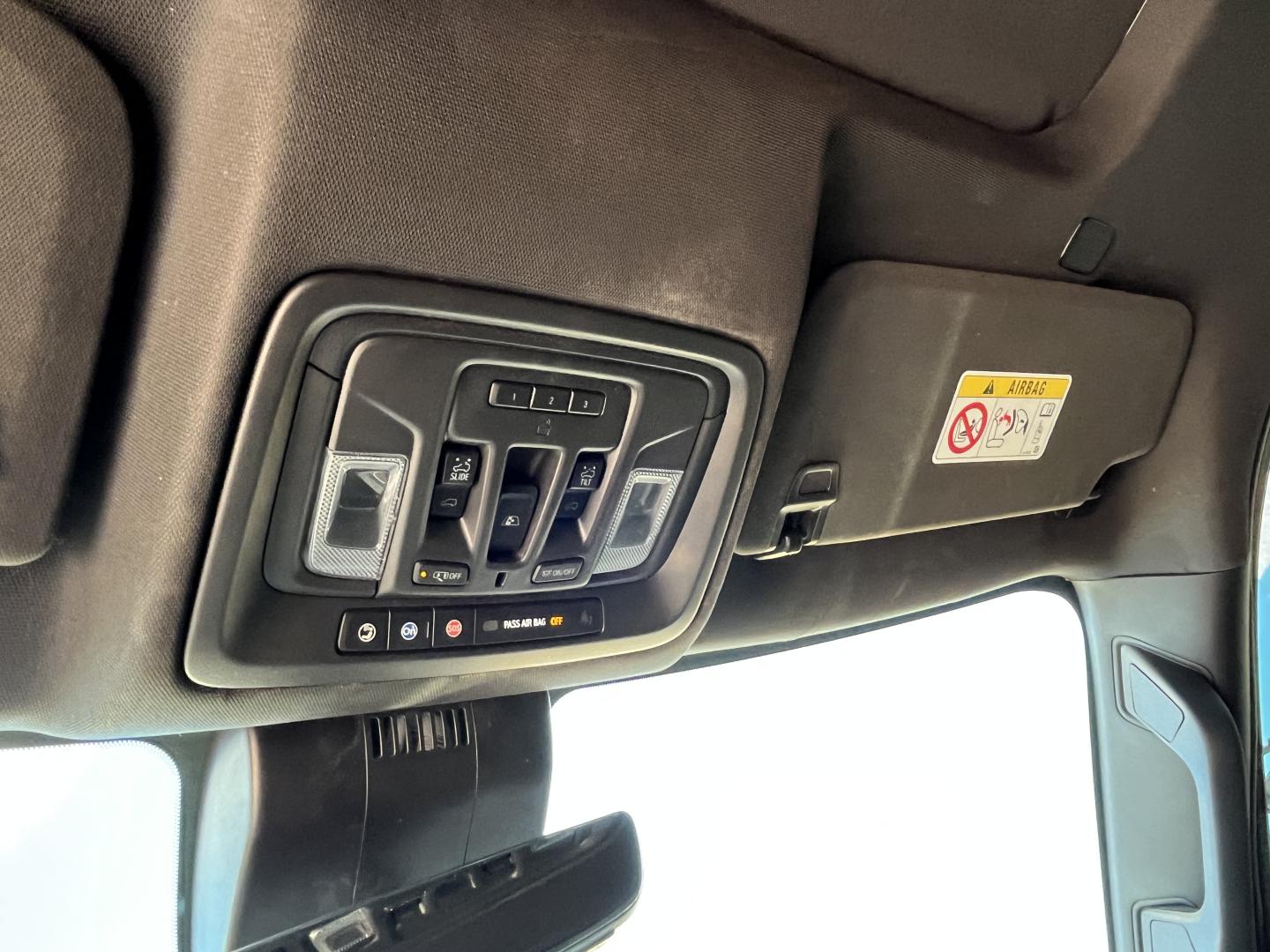 imagenes/INVOICE/2019/17788/Pickup__Chevrolet_cheyenne_ZR2_20.JPG