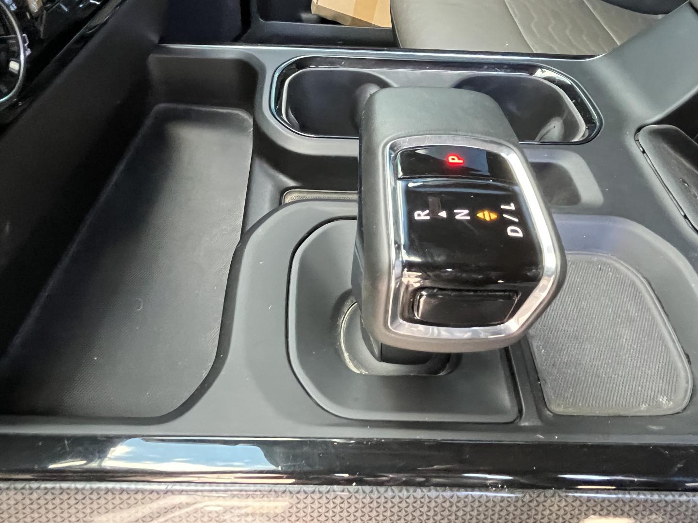 imagenes/INVOICE/2019/17788/Pickup__Chevrolet_cheyenne_ZR2_21.JPG