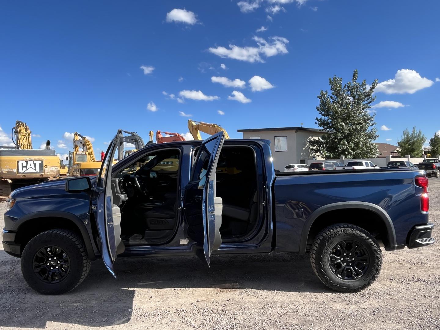 imagenes/INVOICE/2019/17788/Pickup__Chevrolet_cheyenne_ZR2_23.JPG