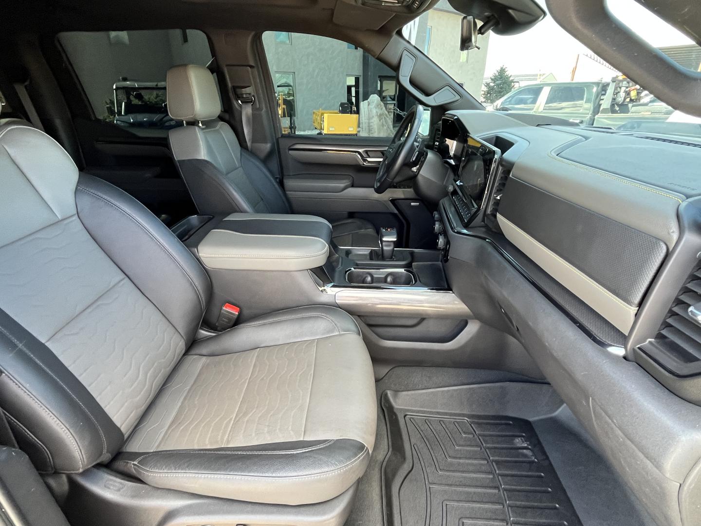 imagenes/INVOICE/2019/17788/Pickup__Chevrolet_cheyenne_ZR2_7.JPG