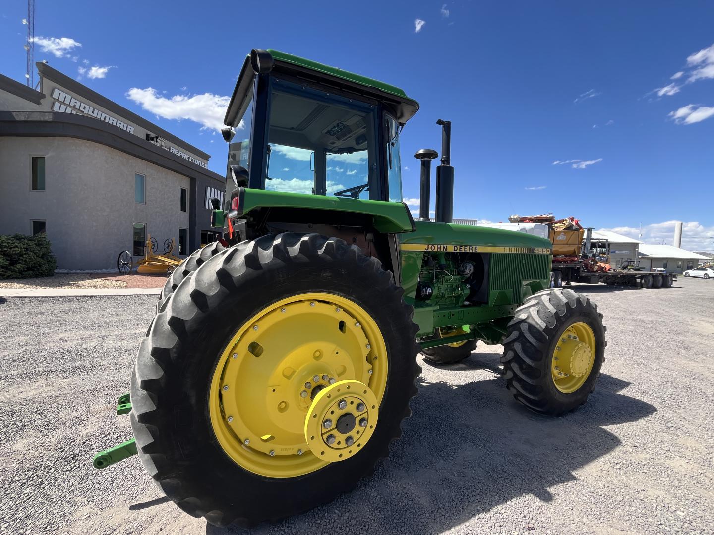 imagenes/INVOICE/2019/18129/TRACTOR_JOHN_DEERE_4850_23.JPG