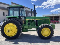 TRACTOR JOHN DEERE 4850
