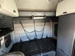 FREIGHTLINER CASCADIA 126