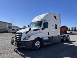 FREIGHTLINER CASCADIA 126