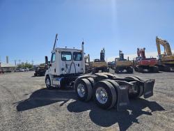 FREIGHTLINER CASCADIA 113