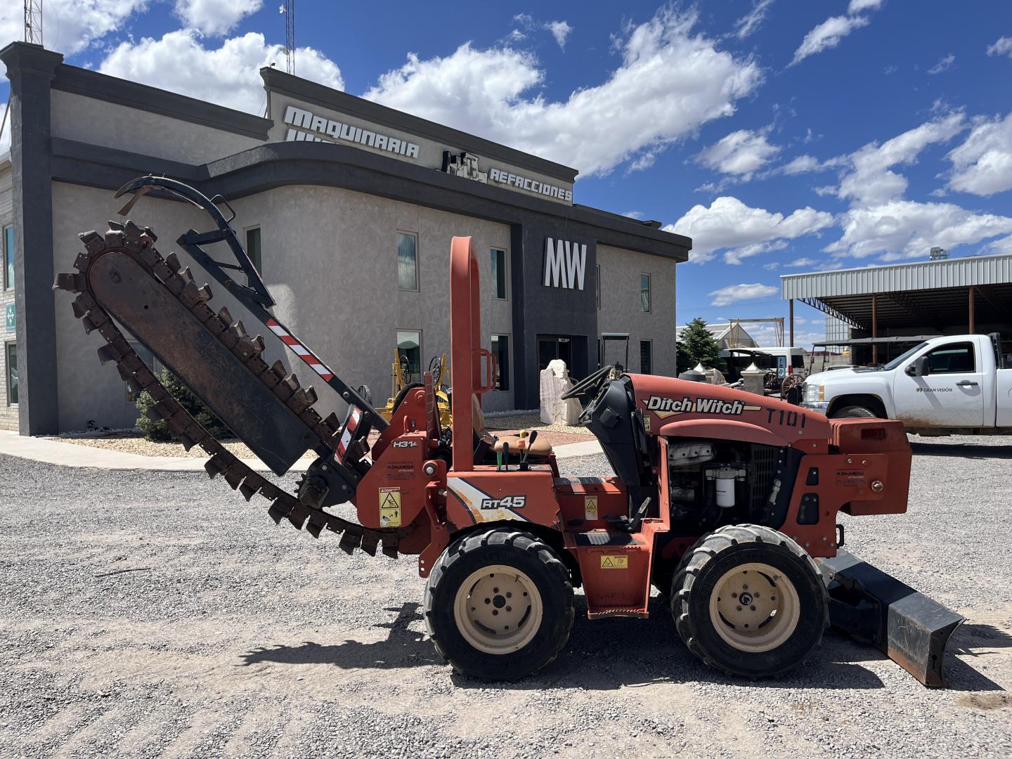 imagenes/INVOICE/2019/18196/ZANJADORA_DITCH_WITCH_RT45_3.JPG