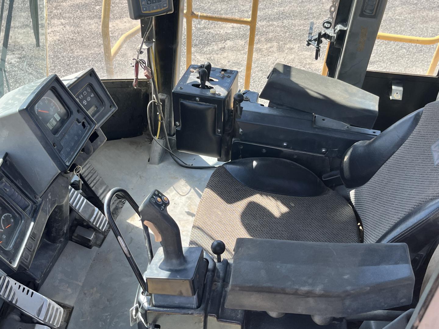 imagenes/INVOICE/2019/18207/CARGADOR_FRONTAL_988G_17.JPG