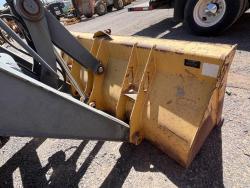 CARGADOR CON ESCREPA JOHN DEERE 210K