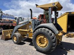 CARGADOR CON ESCREPA JOHN DEERE 210K