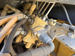 CARGADOR CON ESCREPA JOHN DEERE 210K