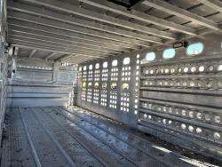 REMOLQUE GANADERO MERRIT DE 48 FT