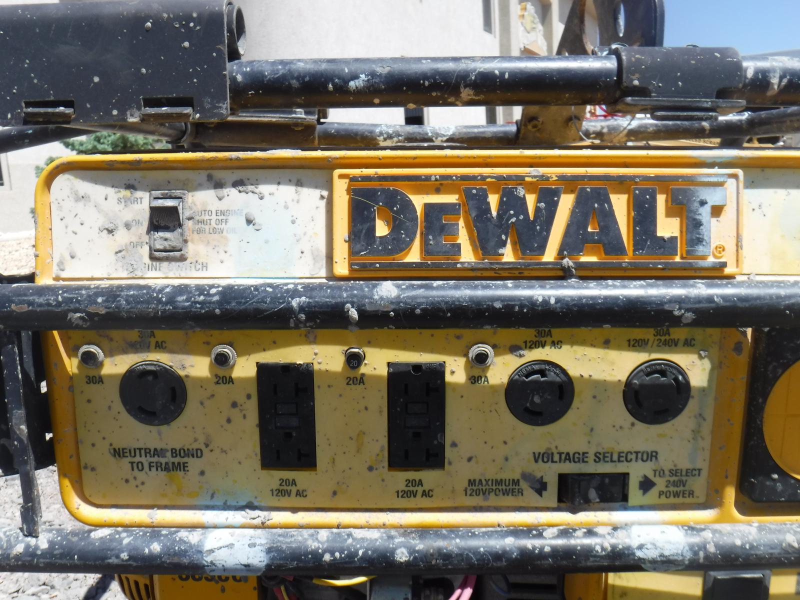 PLANTA DE LUZ DEWALT DG6300B