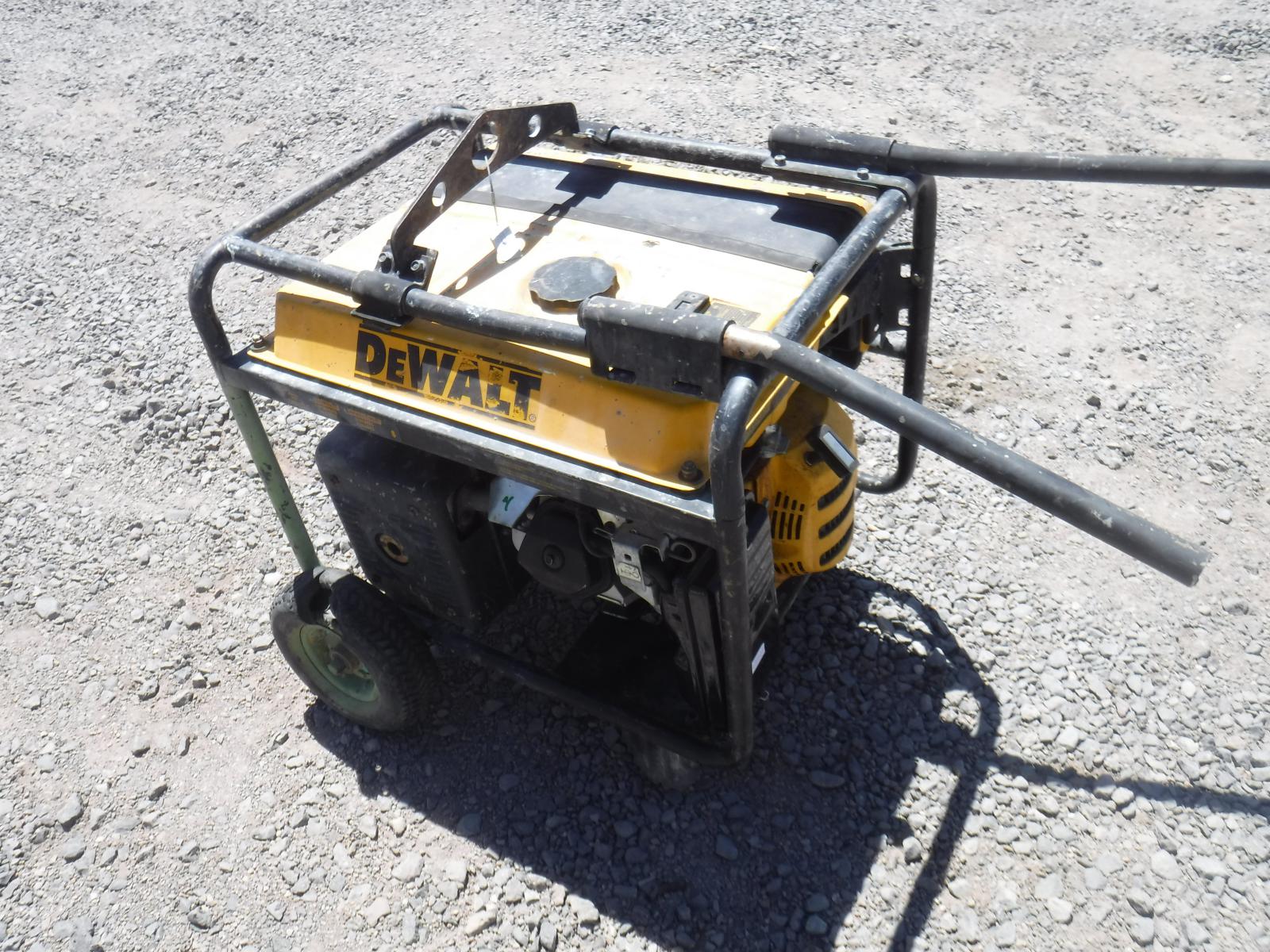 PLANTA DE LUZ DEWALT DG6300B