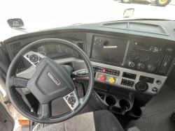 FREIGHTLINER CASCADIA 126