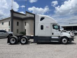 FREIGHTLINER CASCADIA 126