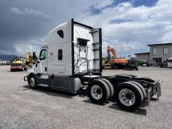 FREIGHTLINER CASCADIA 126