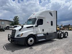 FREIGHTLINER CASCADIA 126