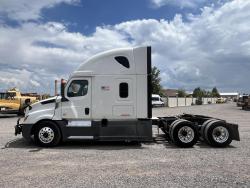 FREIGHTLINER CASCADIA 126